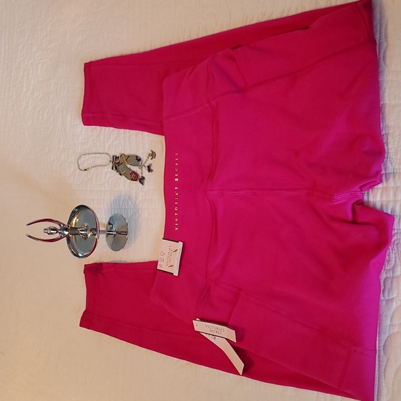 Victoria's Secret Leggings, Size 8, Wicked Rose - Picture 4 of 10